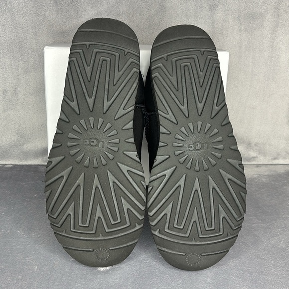 ✨UGG Classic Black Suede Shearling Slippers Clogs Women’s Size 9✨ - Picture 5 of 9